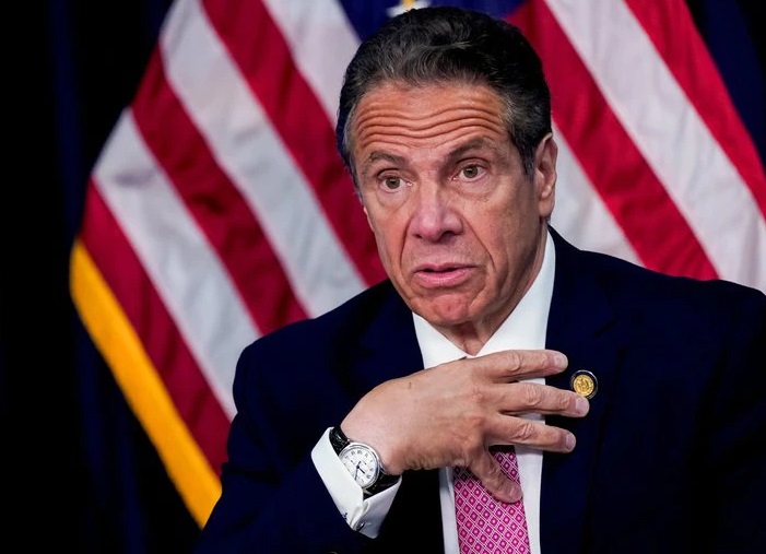 Renunció el gobernador de Nueva York acusado de acoso sexual