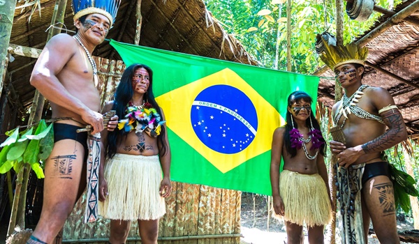 Bolsonaro: la ley de tierras de los indígenas generará escasez