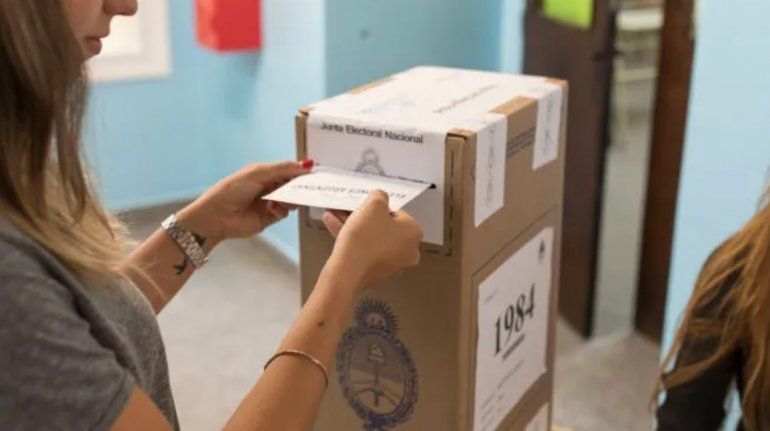 Personas con Covid o aisladas no podrán ir a votar en las PASO