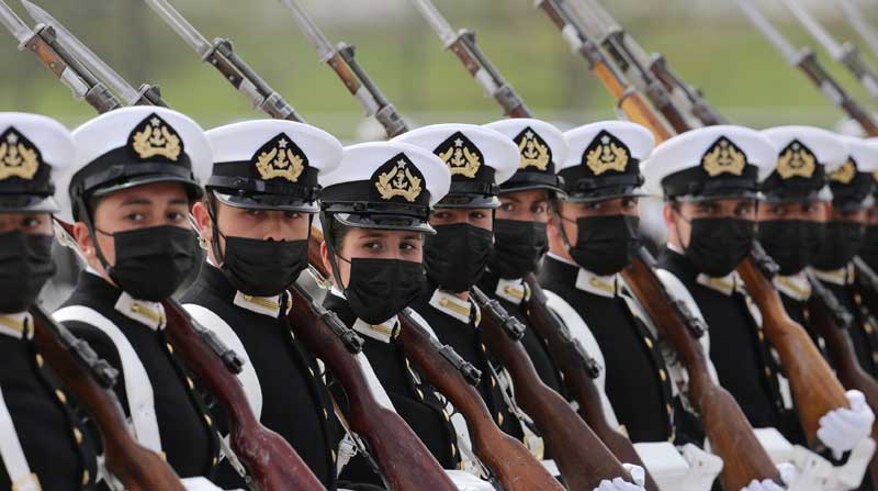 Chile recibe críticas por el millonario gasto en desfile militar