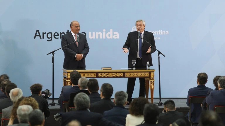 Alberto Fernández le tomó juramento a los nuevos ministros