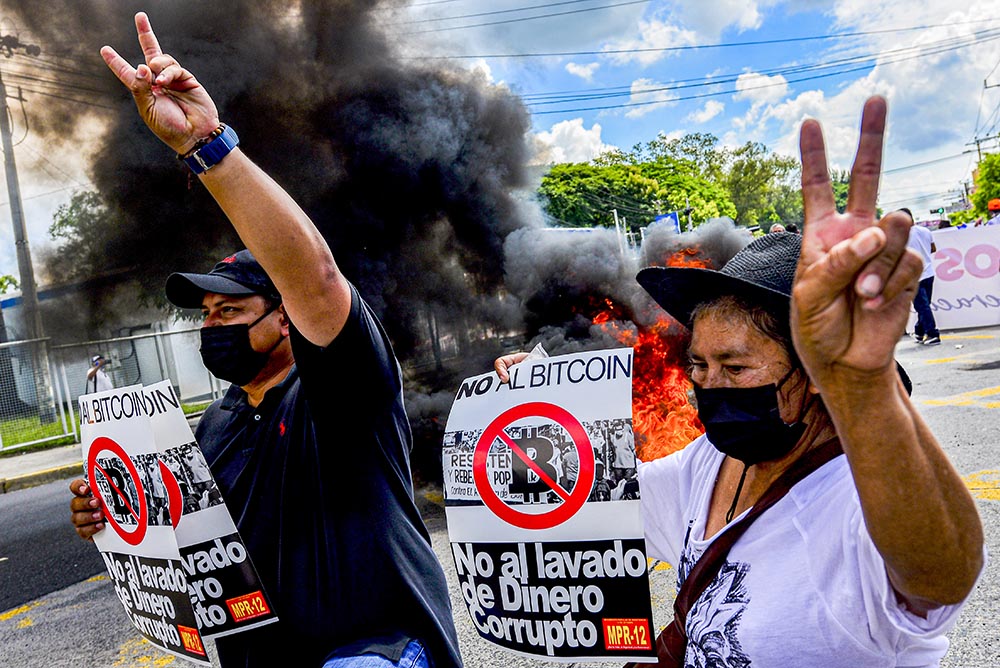 El Salvador prohíbe las concentraciones públicas y privadas