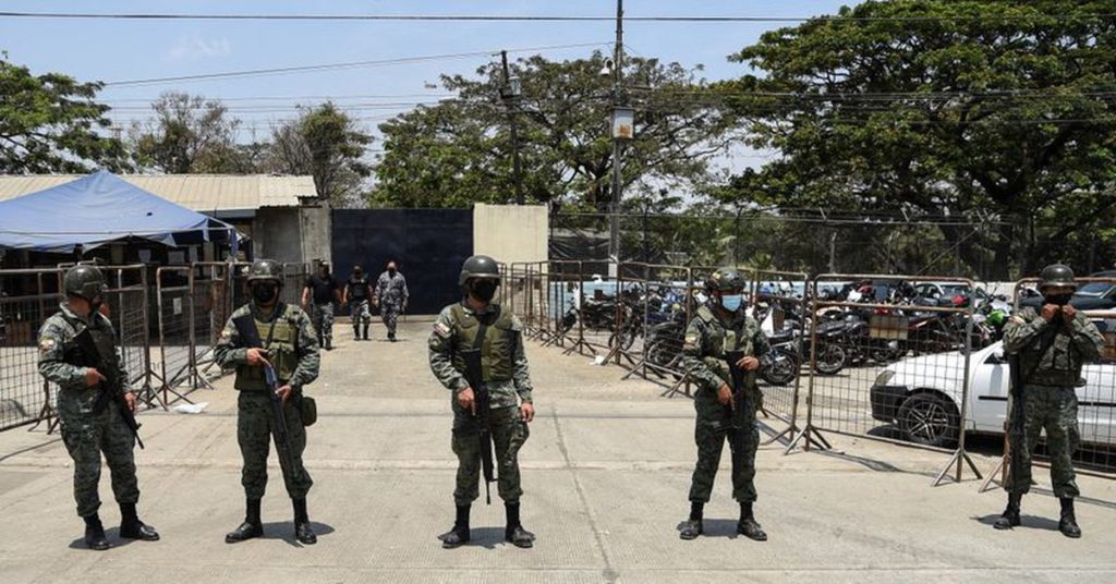 Ecuador: “las cárceles del país están ‘bajo control'”