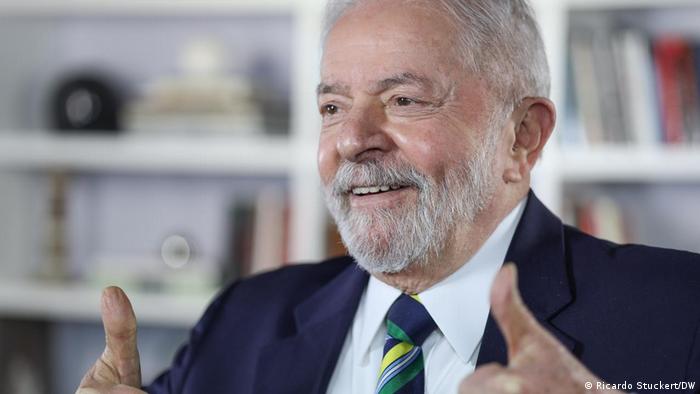 Lula arrasa en las encuestas y teje alianzas