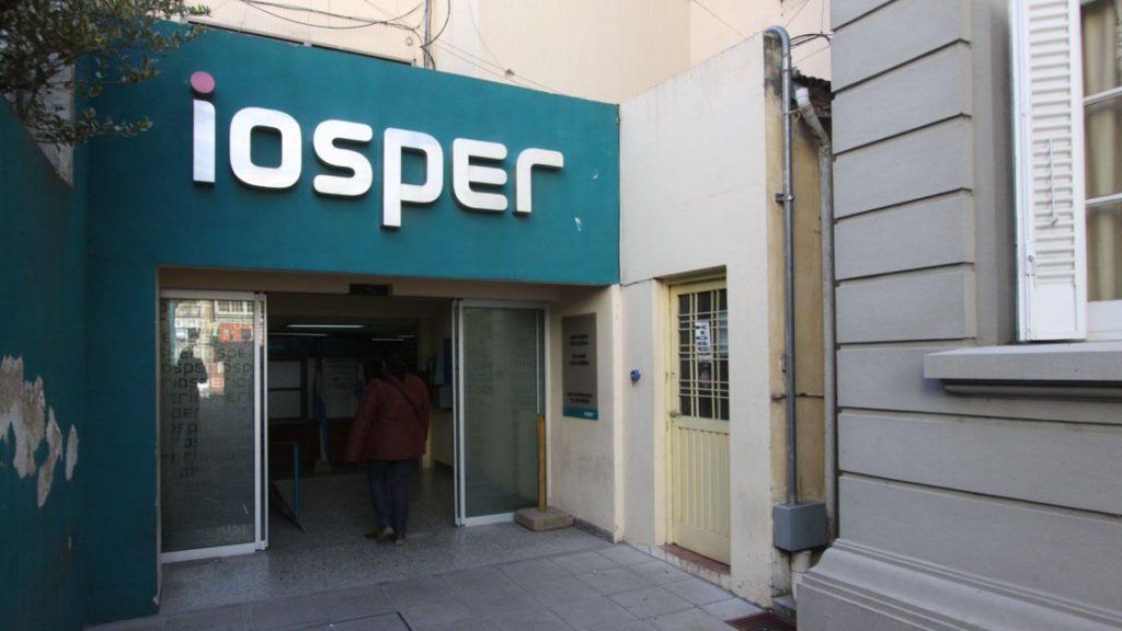 Profesionales de la salud reclamaron frente a Iosper