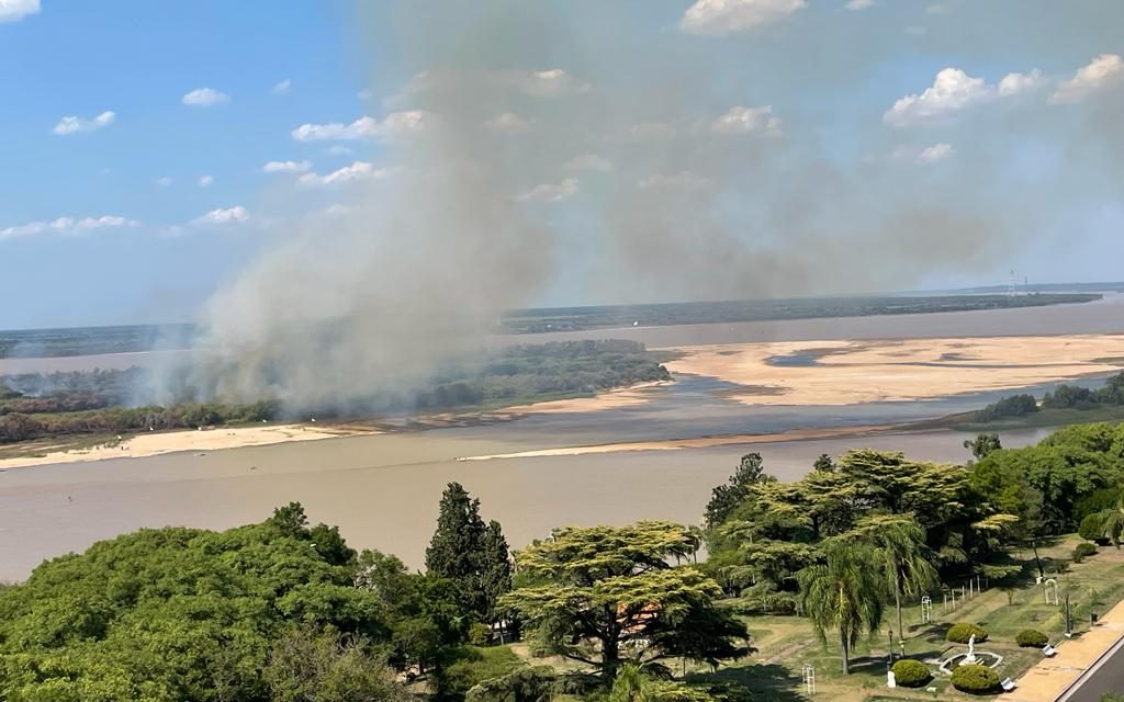 Isla Puente: Se vuelve a observar humo en la costanera
