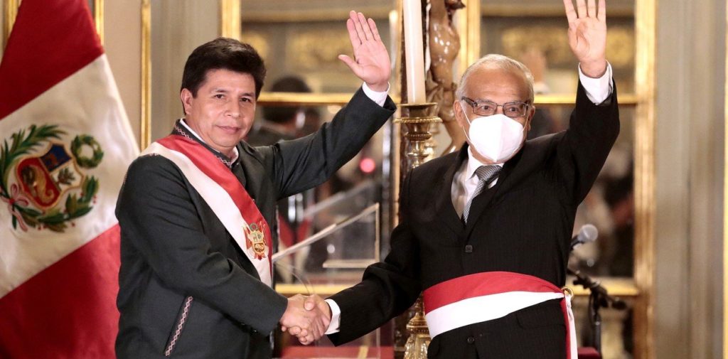 Pedro Castillo denuncia un nuevo modo de golpe de estado