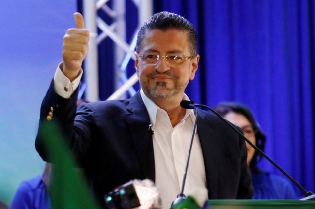Elecciones en Costa Rica: Ganó el economista Chaves