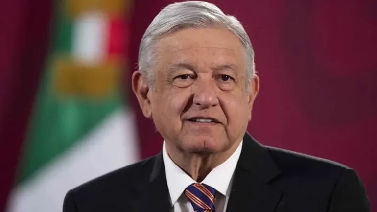México decide la continuidad del presidente con un referendo