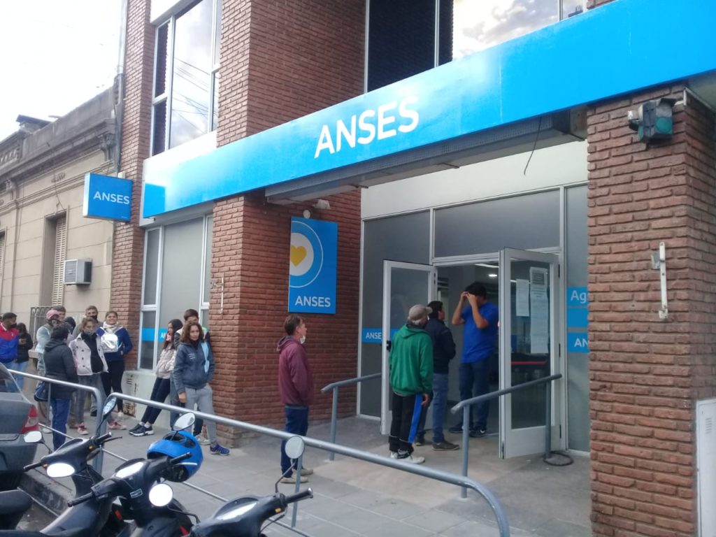 Prestaciones de ANSES y Jubilaciones: ¿Cuándo se cobran?