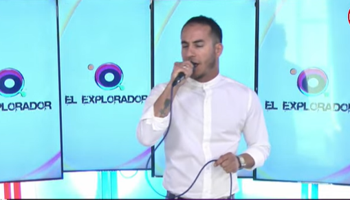 Gustavo Cabrera canto en vivo en El Explorador