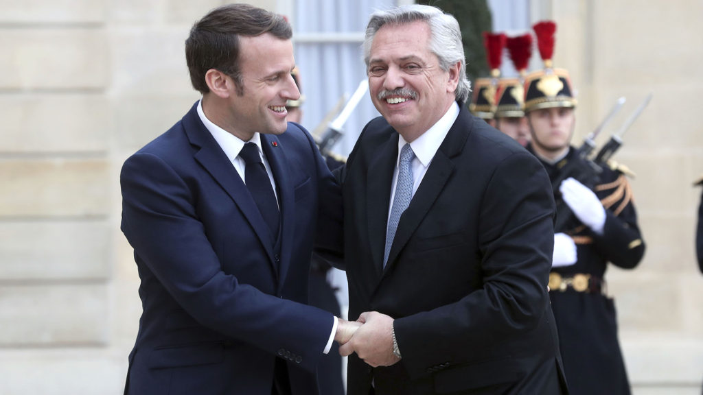 Macron invitó a Fernández al “Foro de París”