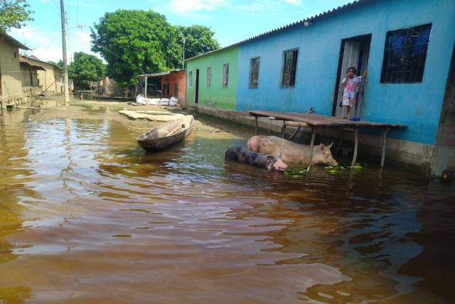 Colombia: 450 mil personas daminificadas por las inundaciones