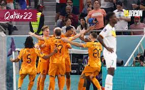 Holanda ganó 2 a 0 a Senegal