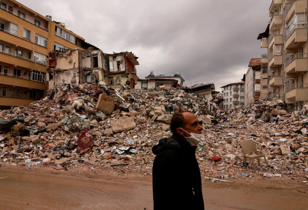 Erdogan anunció la construcción de 200 mil casas tras el terremoto en Turquía
