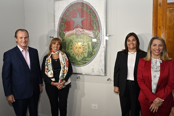 Bordet inauguró el Salón de los Escudos de Casa de Gobierno con el nombre del ex gobernador Jorge Busti