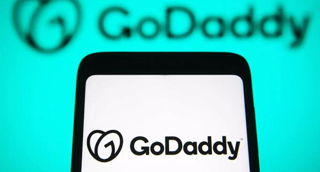 GoDaddy anunció que dejará de aceptar transacciones en pesos argentinos