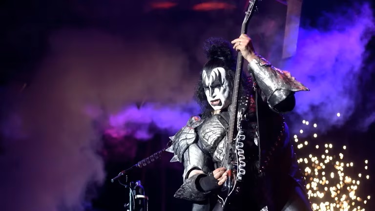 Kiss volvió a despedirse del público argentino con su habitual show pirotécnico