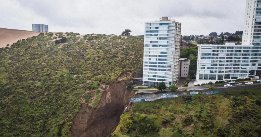 Chile: Derrumbe Del Edificio CANDISKI