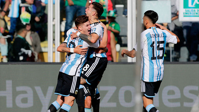 Argentina venció 3-0 a Bolivia en la altura de La Paz