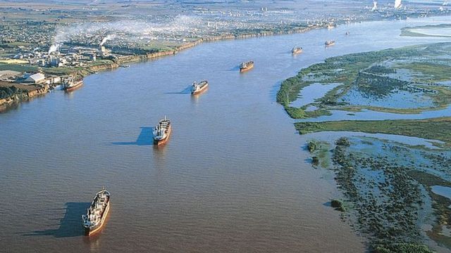 Controversia internacional por el cobro de peajes en la hidrovía Paraguay-Paraná
