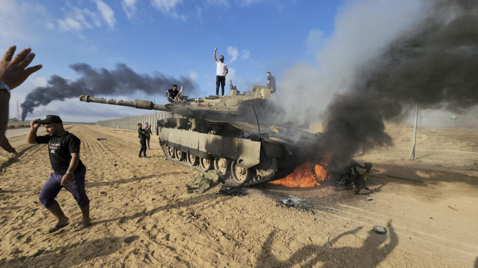 La cifra de muertos en Israel superó los 700 y Hamas afirma que  tomó más rehenes