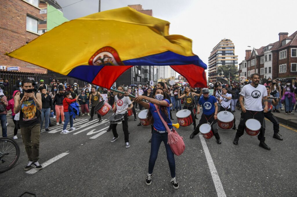 Tensiones en Colombia: Protestas, Violencia y Descontento Social