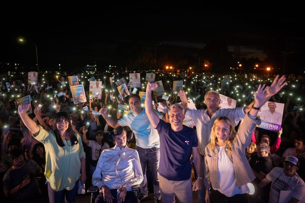 Con la presencia de Esteban Bullrich, Frigerio llamó a  “defender la democracia” en Gualeguaychú