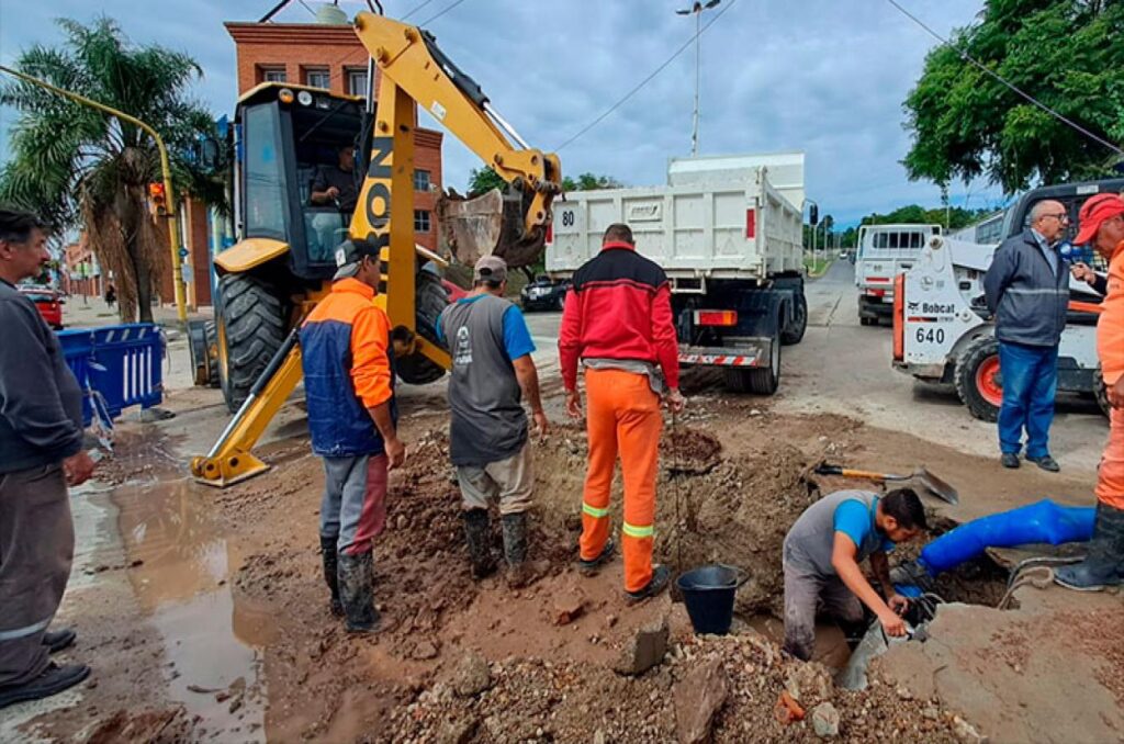 Restringen el suministro de agua en barrios de zona sur de Paraná por reparación