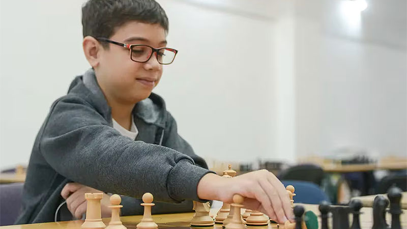 Un argentino de 10 años derrotó al número uno del mundo en ajedrez