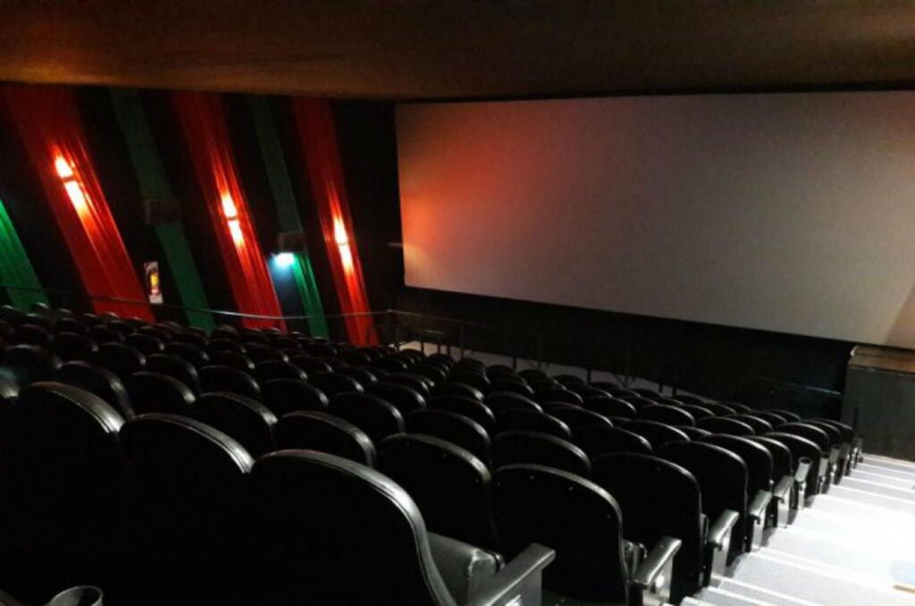 Se renueva la cartelera del Cine Circulo en Paraná