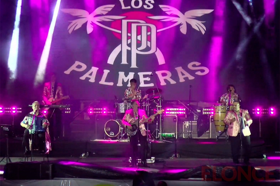 Los Palmeras en la Fiesta Nacional de la Playa bajo la lluvia