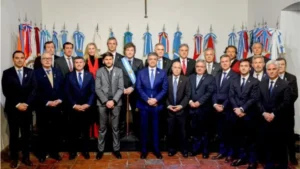 El Gobierno retrasa los vetos y busca abrir una negociación con gobernadores
