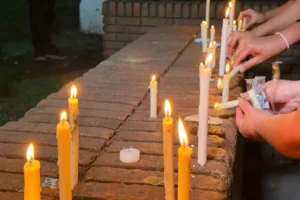 Conmoción en San Cristóbal: emotiva despedida a Ian, el adolescente asesinado en la escuela