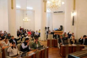 EL CONCEJO DELIBERANTE APROBÓ EL CAMBIO DE NOMBRE DE PLAZA ALVEAR POR “PATRONO SAN MIGUEL ARCÁNGEL”