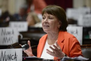 BLANCA OSUNA IMPULSA UN PROYECTO PARA GARANTIZAR UN MÍNIMO DE 25 HORAS SEMANALES DE CLASE