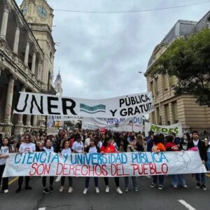 LA DEFENSA DE LA UNIVERSIDAD PÚBLICA VUELVE A LAS CALLES EN TODO EL PAÍS
