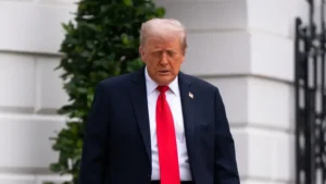 TRUMP AMENAZÓ A OMÁN EN MEDIO DE LA TENSIÓN POR EL ESTRECHO DE ORMUZ