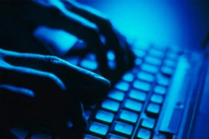 ORDENAN A UNA ENTIDAD FINANCIERA DEVOLVER DINERO TRAS UN FRAUDE DIGITAL