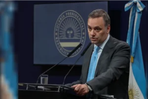 ADORNI DEFENDIÓ EL PRESUPUESTO UNIVERSITARIO Y NEGÓ DESFINANCIAMIENTO