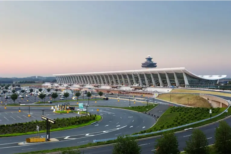 ESTADOS UNIDOS ENDURECE CONTROLES EN AEROPUERTOS POR NUEVA CEPA DE ÉBOLA