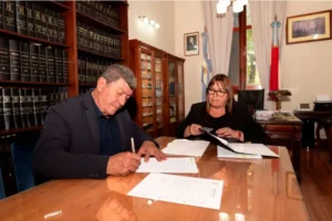 MARÍA GRANDE ES EL PRIMER MUNICIPIO EN FIRMAR CONVENIO PARA CONSTRUIR VIVIENDAS CON FINANCIAMIENTO PROVINCIAL