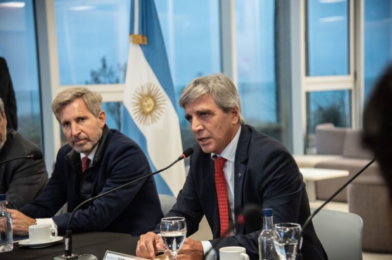 CAPUTO SE REUNIÓ CON EMPRESARIOS EN ENTRE RÍOS Y RATIFICÓ EL COMPROMISO CON EL SUPERÁVIT FISCAL