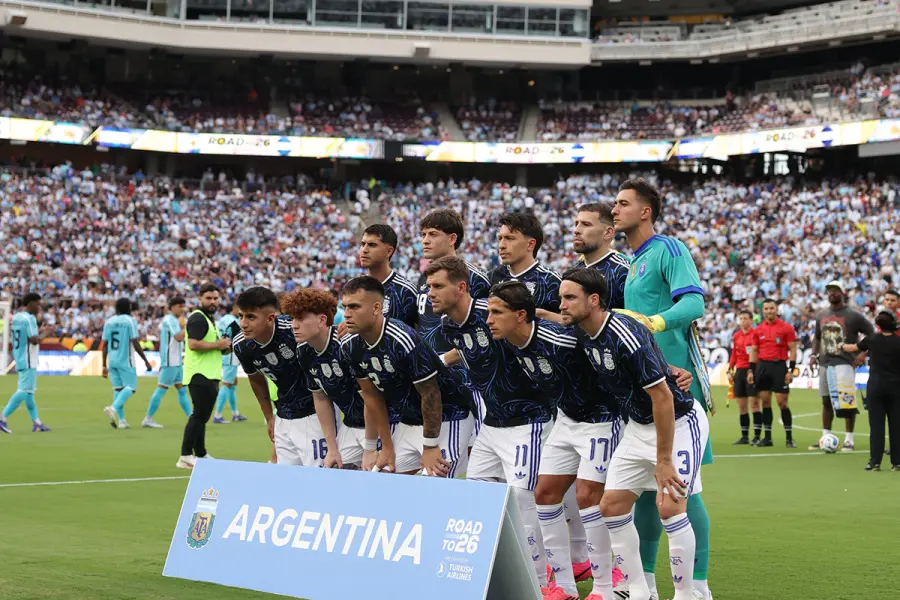 CON GOLES DE LAUTARO MARTÍNEZ Y GIULIANO SIMEONE, ARGENTINA LE GANA 2-0 A HONDURAS
