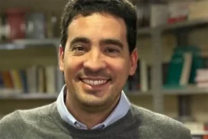 ADRIÁN RAVIER SERÁ EL NUEVO VOCERO PRESIDENCIAL