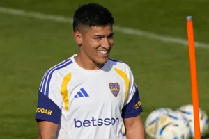 BOCA OFICIALIZO A LEANDRO LOZANO Y BUSCA SUMARLO PARA LA COPA SUDAMERICANA