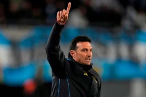 SCALONI DEFINE EL ONCE DE ARGENTINA PARA EL DEBUT MUNDIALISTA