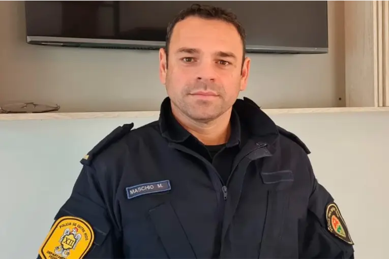 REINCORPORARON A COMISARIO QUE HABÍA SIDO APARTADO MIENTRAS SE INVESTIGA LA MUERTE DE UNA AGENTE