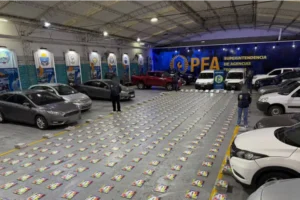 SECUESTRAN MÁS DE 2.000 ÁLBUMES DEL MUNDIAL QUE HABÍAN INGRESADO ILEGALMENTE AL PAÍS