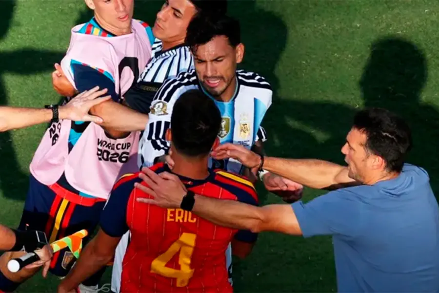 LA FIFA INVESTIGARÁ LOS INCIDENTES PROTAGONIZADOS POR LA SELECCIÓN ARGENTINA TRAS LA FINAL: LOS INVOLUCRADOS - Vorteri